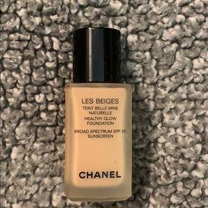 Chanel healthy glow foundation in shade N 40